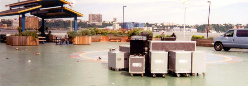 ABCRandyTravisLoadIn