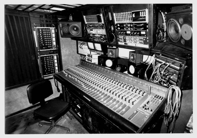!!ASLtruckOne1981B&W